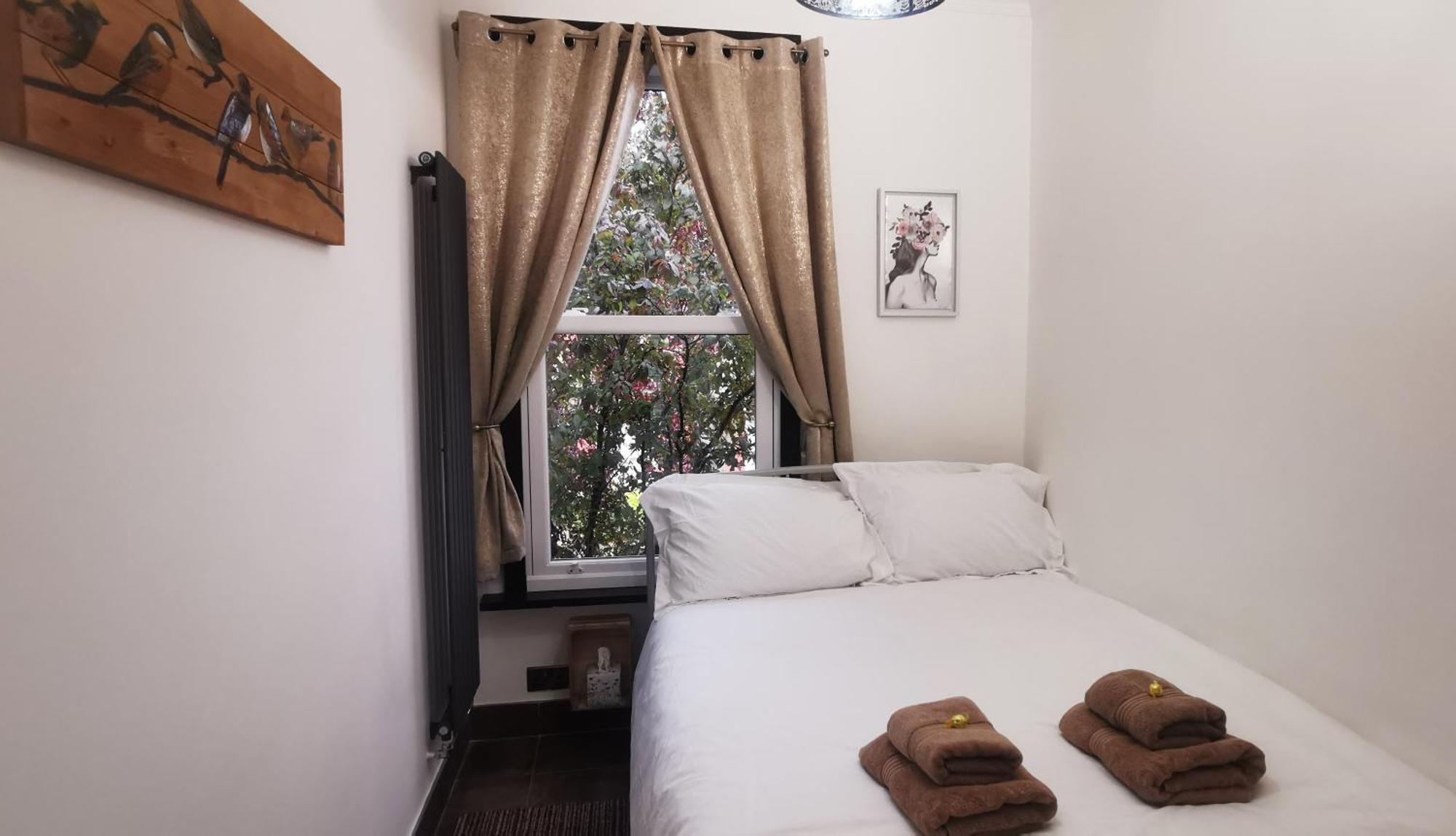 Luxury London House Sleeps 13, 2 Minutes To Metro Villa Eksteriør bilde